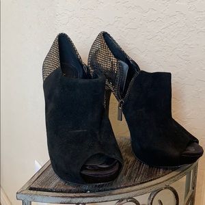 Peep-toe booties